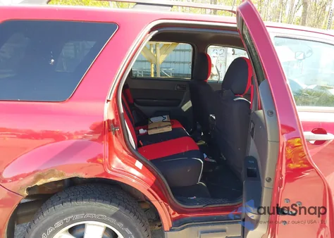 2011 Ford Escape Xlt from USA, damaged, VIN 1FMCU9DG6BKB34611